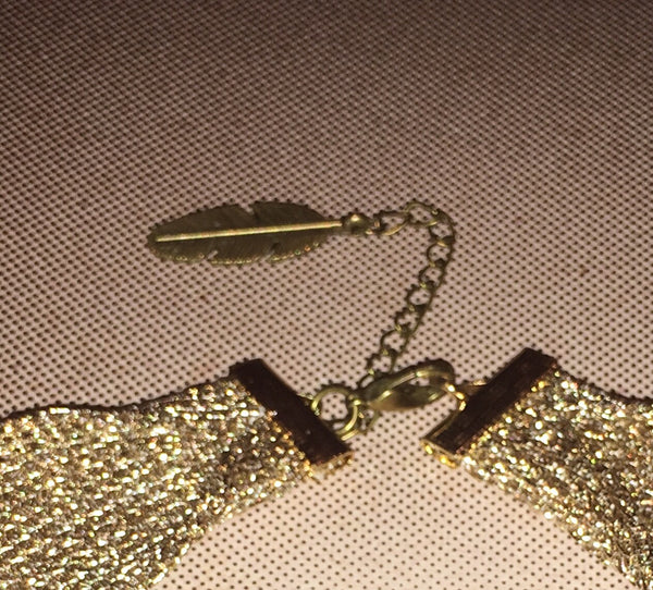 Shimmering Choker